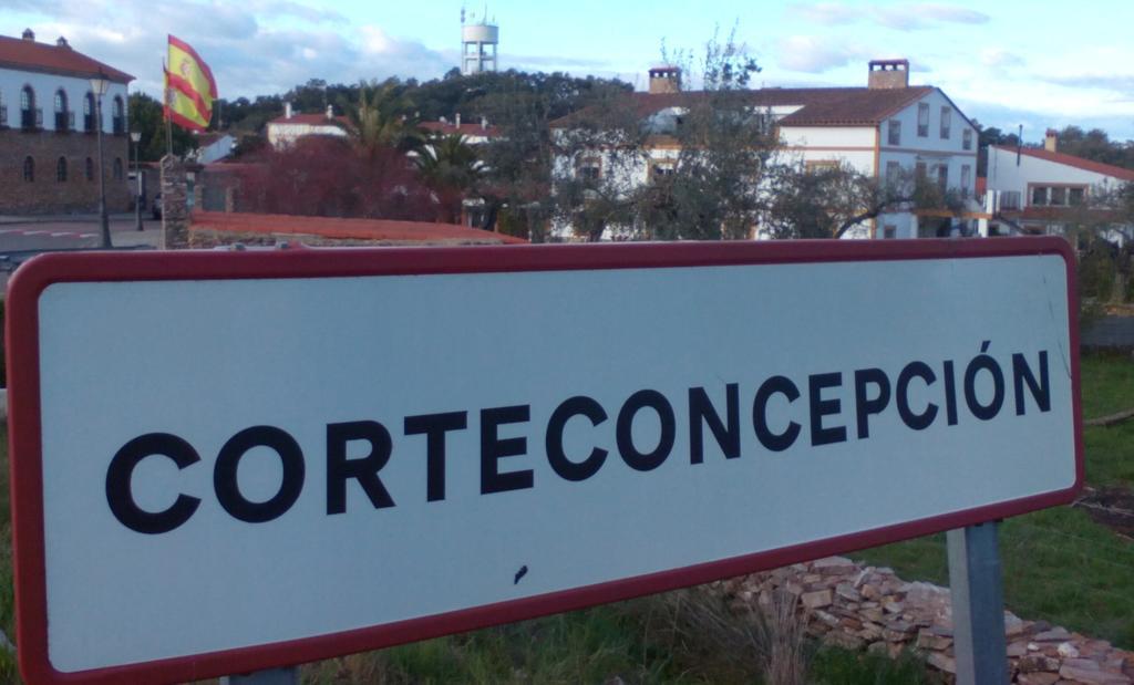 La Casa Del Cura Guest House Corteconcepcion ภายนอก รูปภาพ